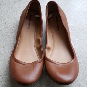 Mossimo Flats